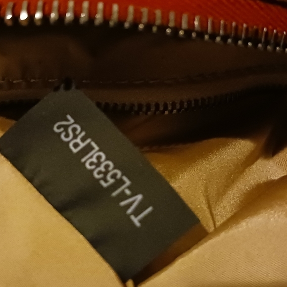 Valentino Garavani pouch. - Picture 12 of 13